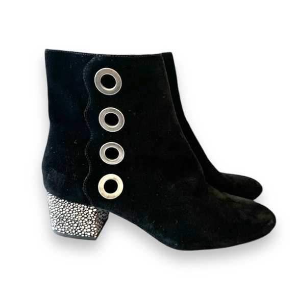 LOGO Lori Goldstein Polly Black Suede Grommet Boot Size‎ 8.5 Funky Art to Wear - Picture 1 of 13